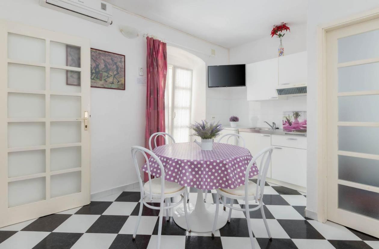 Apartmani Marija Podgora Exterior photo