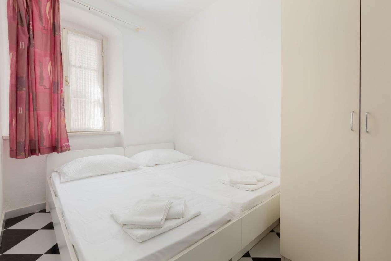 Apartmani Marija Podgora Exterior photo